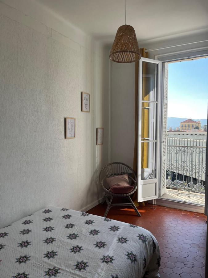 Appartement Hyeres - Centre Ville 3 Chambres 6 Personnes 4Eme Etage Escalier - Sebastien Claire Exterior foto